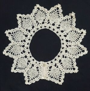 Crocheted Lace Collar**Ivory**Fine Lightweight Thread**C5